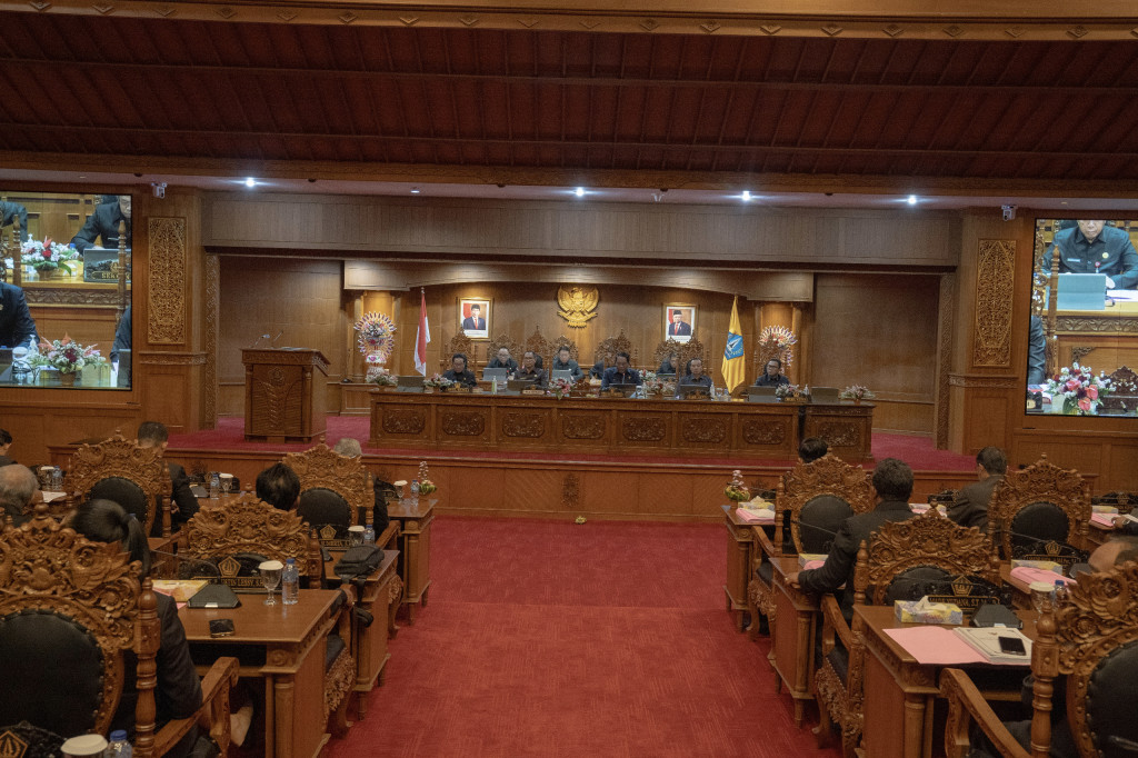 Rapat Paripurna DPRD Badung, Bupati Giri Prasta Komit Sejahterakan Masyarakat Badung